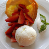 coppa-fragole-con-gelato-vaniglia